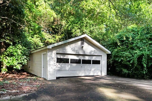 2102 Hardee Road, Kinston, NC 28504