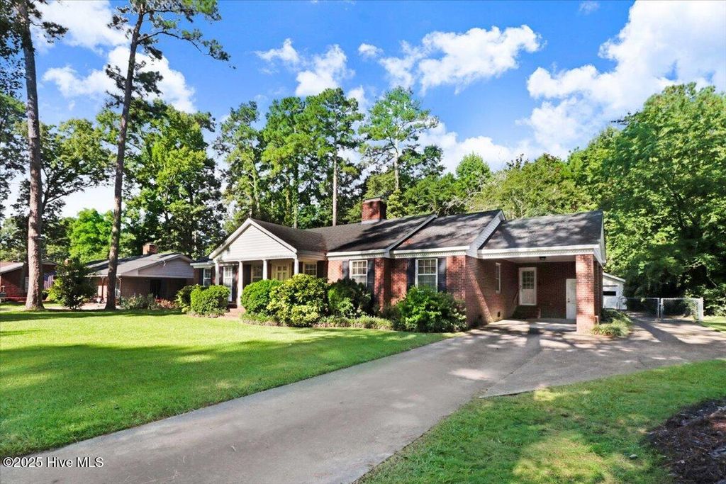 2102 Hardee Road, Kinston, NC 28504