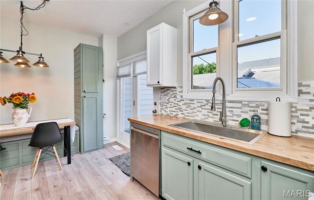 3585 S New Town Avenue, St Charles, MO 63301