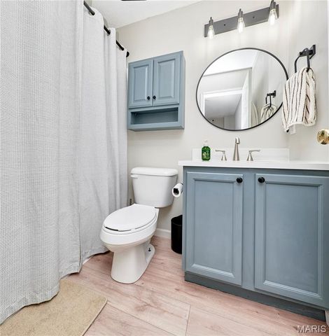 3585 S New Town Avenue, St Charles, MO 63301