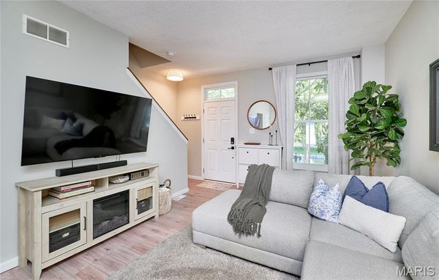 3585 S New Town Avenue, St Charles, MO 63301
