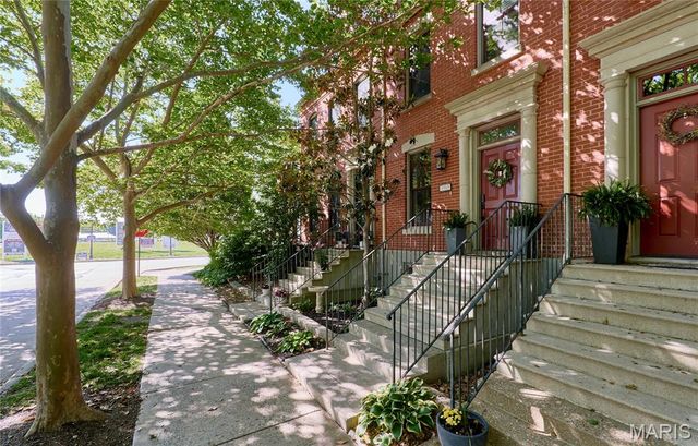 3585 S New Town Avenue, St Charles, MO 63301