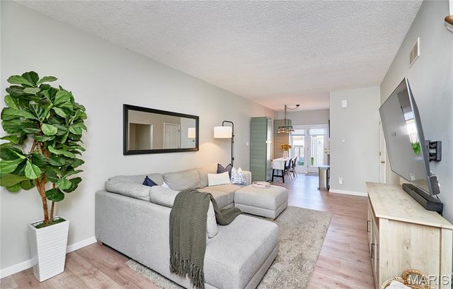 3585 S New Town Avenue, St Charles, MO 63301