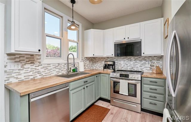 3585 S New Town Avenue, St Charles, MO 63301