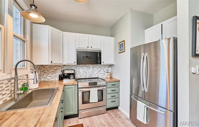 3585 S New Town Avenue, St Charles, MO 63301