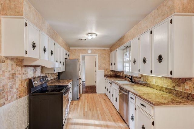 3712 Scranton Drive, Fort Worth, TX 76118