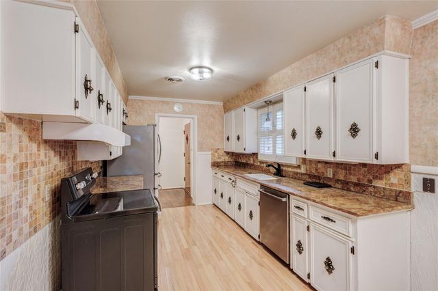 3712 Scranton Drive, Fort Worth, TX 76118