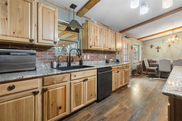 7766 N State Highway 78, Ravenna, TX 75476