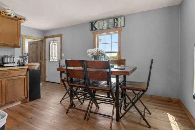 1311 W Clinton Avenue, Seymour, MO 65746