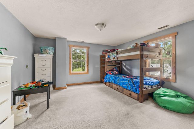 1311 W Clinton Avenue, Seymour, MO 65746