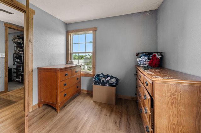 1311 W Clinton Avenue, Seymour, MO 65746