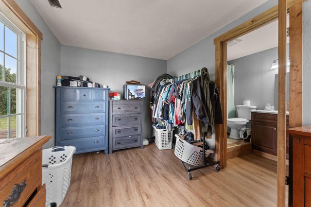 1311 W Clinton Avenue, Seymour, MO 65746