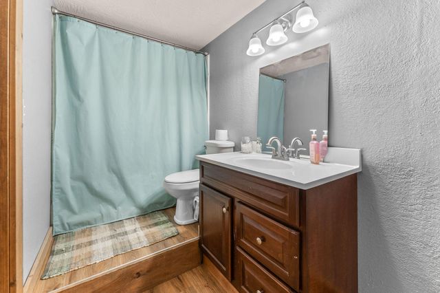 1311 W Clinton Avenue, Seymour, MO 65746