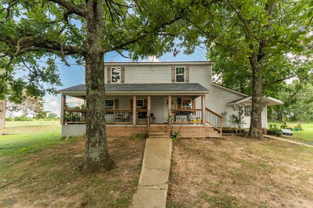 1311 W Clinton Avenue, Seymour, MO 65746