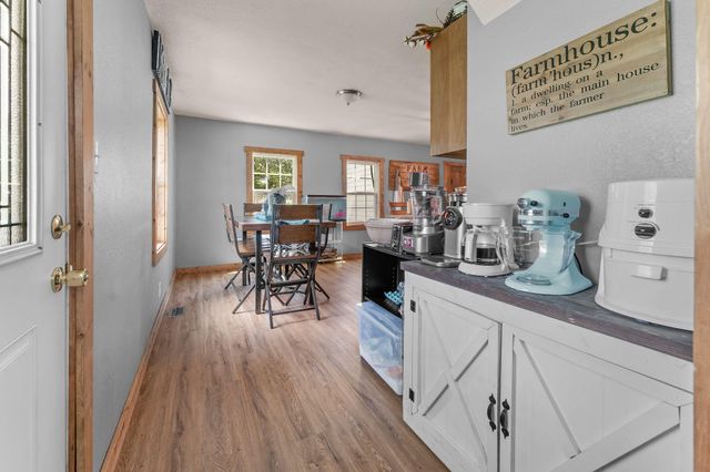 1311 W Clinton Avenue, Seymour, MO 65746