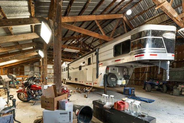 1311 W Clinton Avenue, Seymour, MO 65746