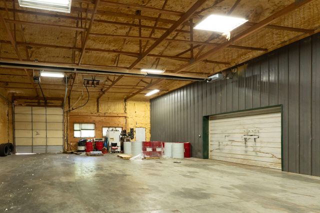 1311 W Clinton Avenue, Seymour, MO 65746