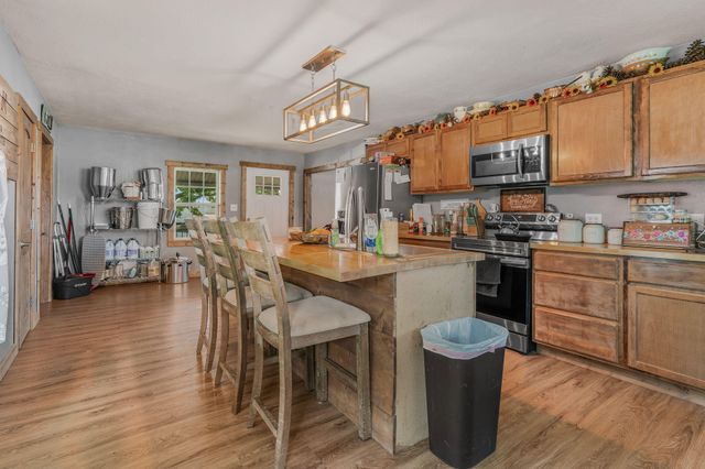 1311 W Clinton Avenue, Seymour, MO 65746