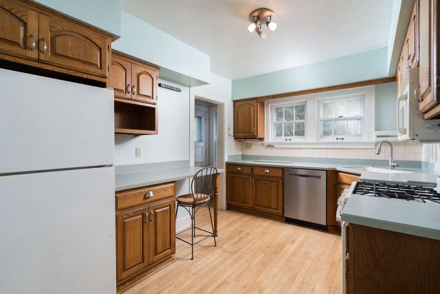 4849 N Newhall STREET, Whitefish Bay, WI 53217