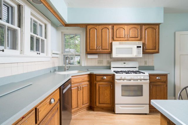 4849 N Newhall STREET, Whitefish Bay, WI 53217