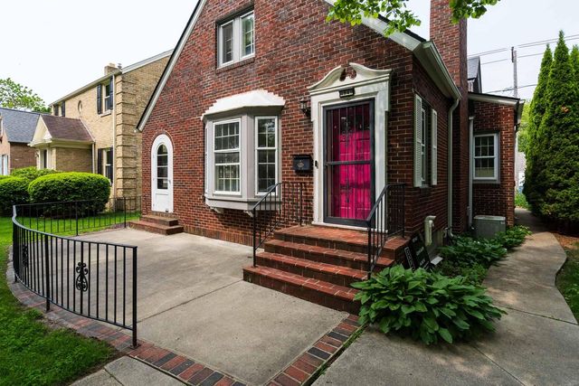 4849 N Newhall STREET, Whitefish Bay, WI 53217