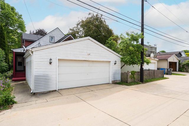 4849 N Newhall STREET, Whitefish Bay, WI 53217