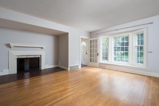 4849 N Newhall STREET, Whitefish Bay, WI 53217