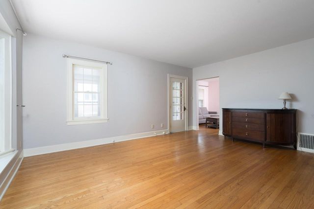 4849 N Newhall STREET, Whitefish Bay, WI 53217