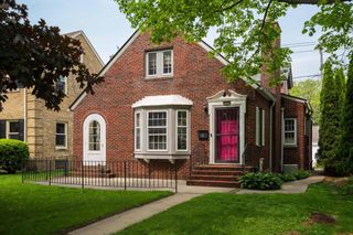 4849 N Newhall STREET, Whitefish Bay, WI 53217