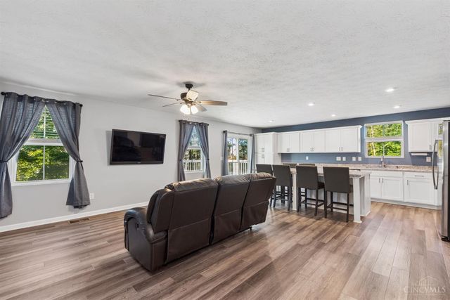 25 Locustwood Court, Pierce Twp, OH 45102