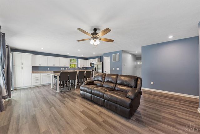 25 Locustwood Court, Pierce Twp, OH 45102