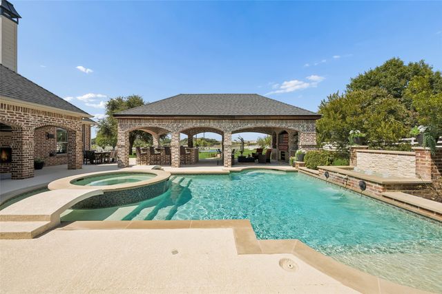 963 Noble Champions Way, Bartonville, TX 76226