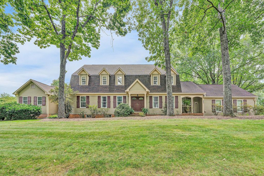 2836 Fairway Forest DR, Salem, VA 24153