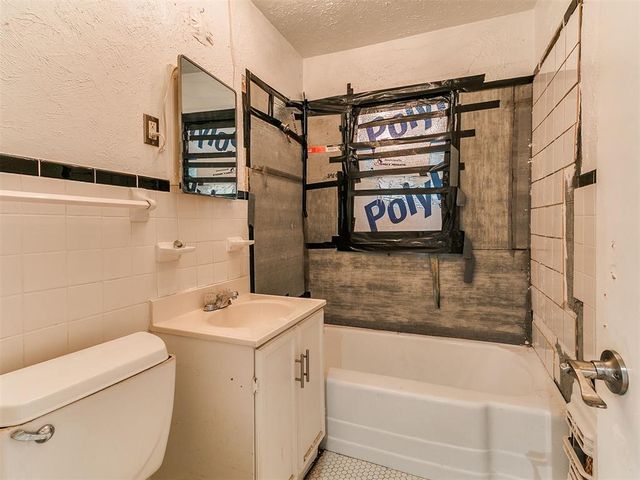 2725 NW 38th Street, Oklahoma City, OK 73112