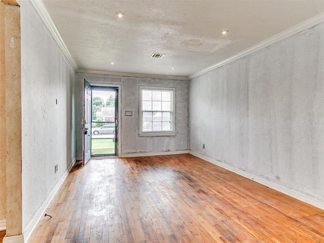 2725 NW 38th Street, Oklahoma City, OK 73112