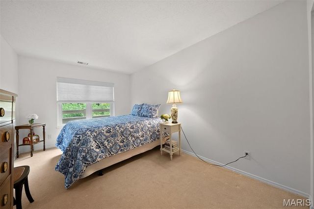 1010 Thoreau Court 210, Creve Coeur, MO 63146