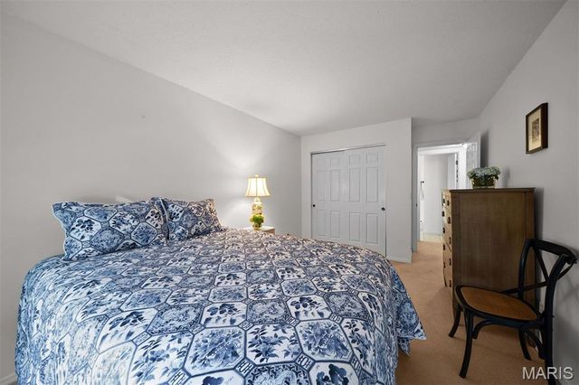 1010 Thoreau Court 210, Creve Coeur, MO 63146