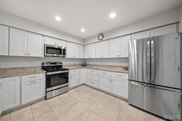 1010 Thoreau Court 210, Creve Coeur, MO 63146