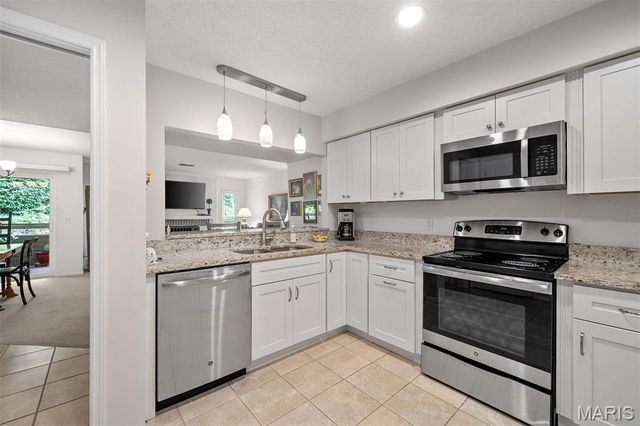 1010 Thoreau Court 210, Creve Coeur, MO 63146