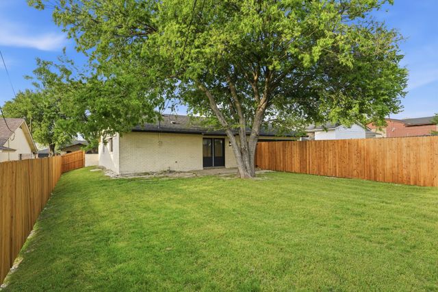 1422 Aldenwood Drive, Dallas, TX 75232