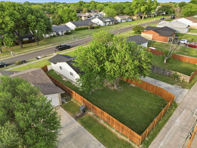 1422 Aldenwood Drive, Dallas, TX 75232