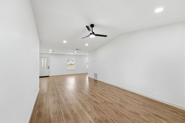 1422 Aldenwood Drive, Dallas, TX 75232