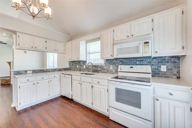 2103 Falcon Ridge Drive, Carrollton, TX 75010