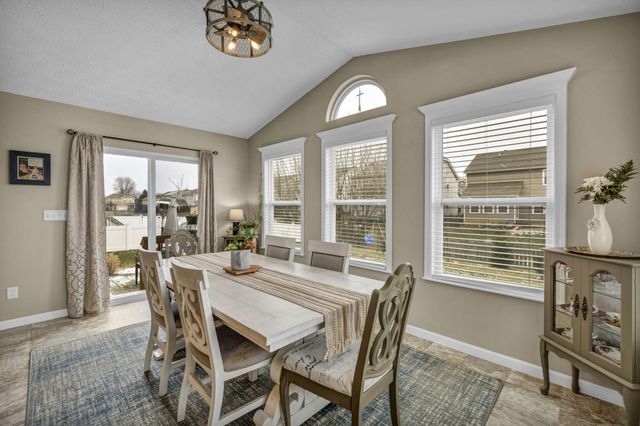 181 Delaware Drive, Delaware, OH 43015