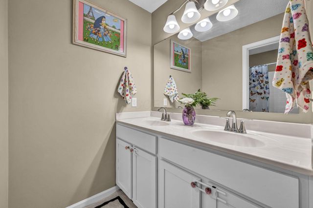 181 Delaware Drive, Delaware, OH 43015