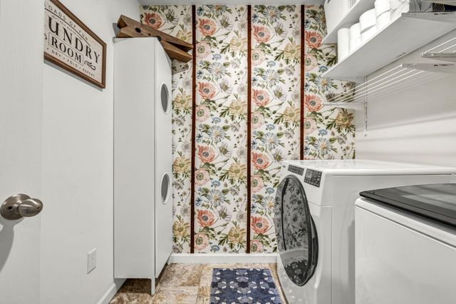 181 Delaware Drive, Delaware, OH 43015