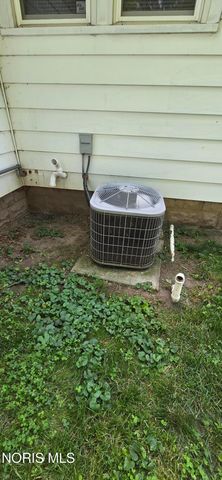1922 Southmoor Drive, Toledo, OH 43609