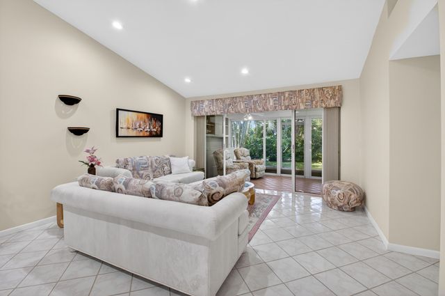 14431 Solitaire Drive, Delray Beach, FL 33446