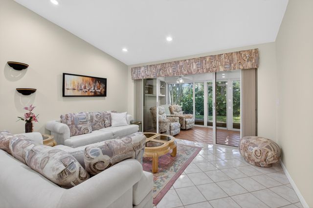 14431 Solitaire Drive, Delray Beach, FL 33446