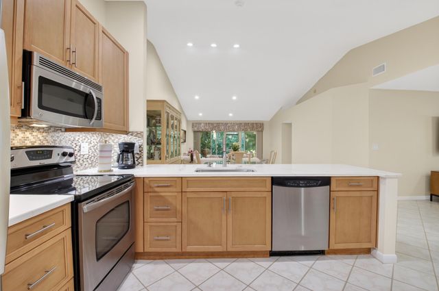 14431 Solitaire Drive, Delray Beach, FL 33446